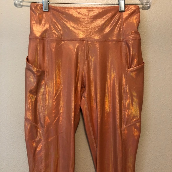 Fabletics PureLuxe high waisted iridescent 7/8 legging with pockets size medium - Picture 2 of 5
